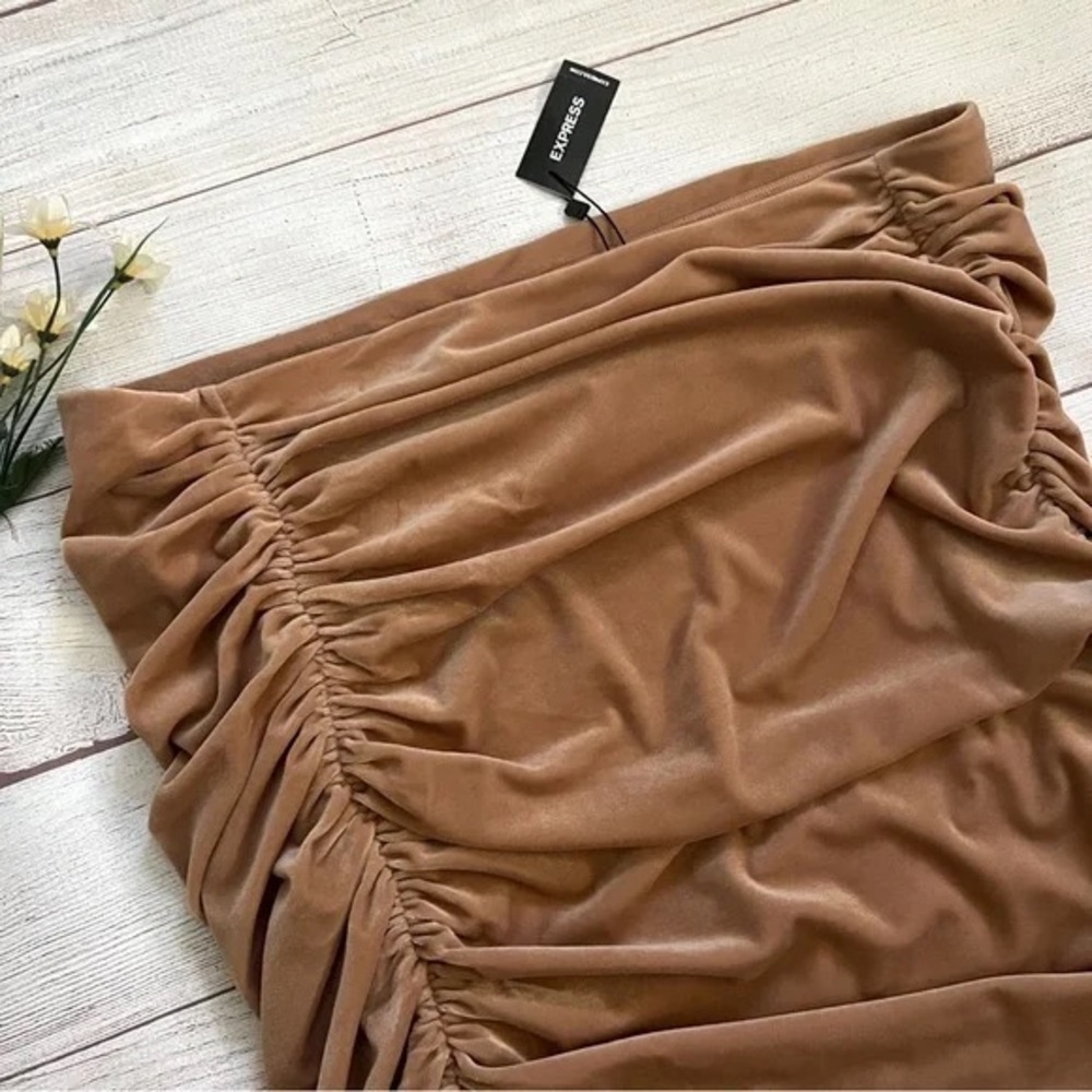 Express Super High Waisted
Velvet Body Contour Ruched Sides